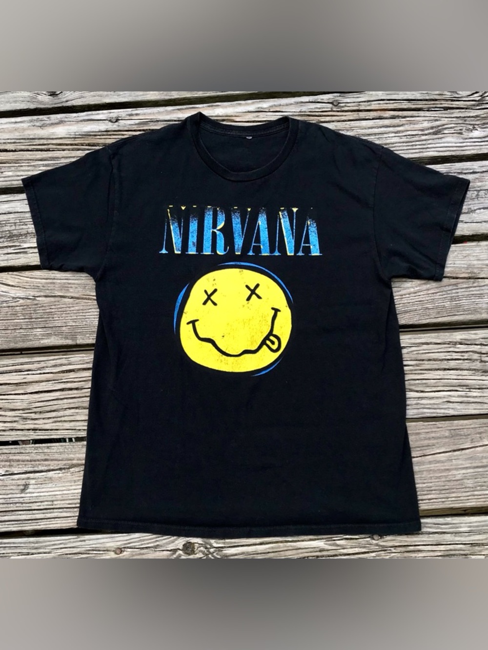 Mens L Black NIRVANA Smiley Album Cover Graphic Tee Shortsleeve Tshirt